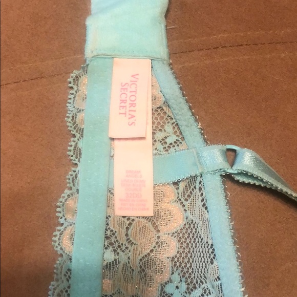 32 DD Victoria’s Secret Lace Demi Bra - Picture 2 of 4